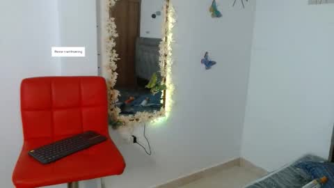 Snapshot of meriilyn_monroe724 chatting on October 15, 2025, 2:06 pm meriilyn_monroe724 online show from October 15, 2025, 2:06 pm