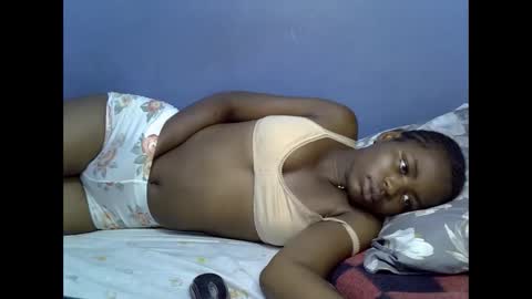 Snapshot of merlin_queen chatting on September 19, 2025, 6:59 am merlin_queen online show from September 19, 2025, 6:59 am