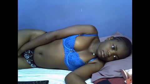 Snapshot of merlin_queen chatting on October 6, 2025, 7:50 am merlin_queen online show from October 6, 2025, 7:50 am