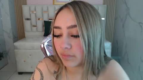 Snapshot of merloth_sub chatting on January 24, 2025, 3:00 am Merloth online show from January 24, 2025, 3:00 am