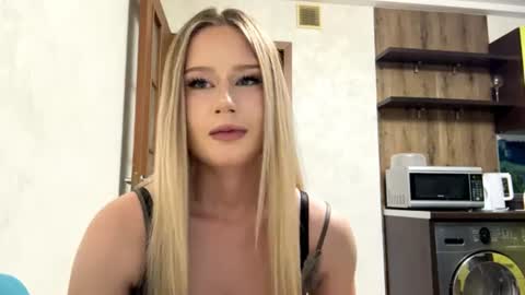 Stefani online show from July 2, 2026, 1:28 pm