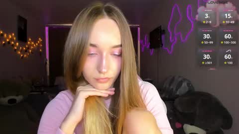 Snapshot of merryl_clark chatting on March 22, 2026, 12:08 pm Sara online show from March 22, 2026, 12:08 pm
