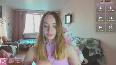 Snapshot of merryl_clark chatting on May 25, 2026, 3:40 pm Sara online show from May 25, 2026, 3:40 pm