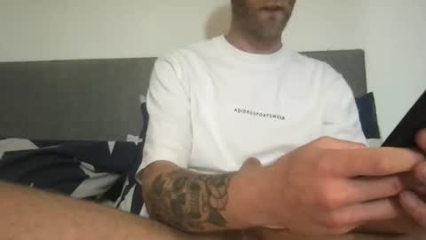messageme11 online show from April 26, 2026, 1:42 pm