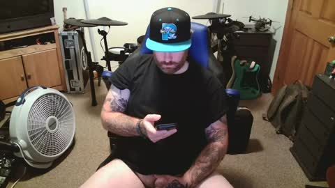 Snapshot of metalhead18787 chatting on July 18, 2026, 11:47 am metalhead18787 online show from July 18, 2026, 11:47 am