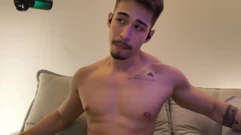 Snapshot of mettew22cm chatting on December 20, 2025, 2:51 am mettew22cm online show from December 20, 2025, 2:51 am