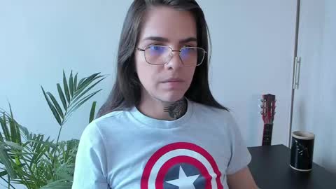 Snapshot of meurief chatting on May 7, 2026, 4:23 pm Meurif online show from May 7, 2026, 4:23 pm