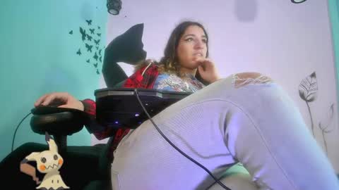 mew_alix online show from May 2, 2026, 7:19 pm