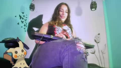 mew_alix online show from May 13, 2026, 1:08 pm