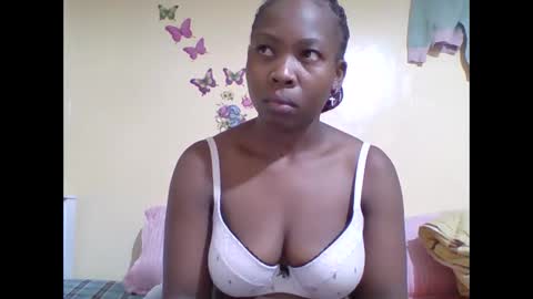 Snapshot of meybel chatting on May 6, 2026, 7:35 am Meybel online show from May 6, 2026, 7:35 am