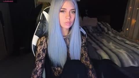 Snapshot of mezzalunaa chatting on January 16, 2026, 3:43 am vollmond online show from January 16, 2026, 3:43 am