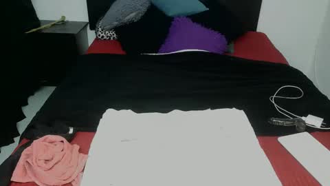 mhia1972 online show from December 5, 2025, 2:58 pm