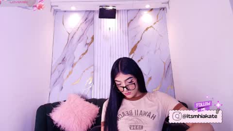 Snapshot of mhia_kate chatting on May 15, 2026, 12:12 pm Mhia Kate online show from May 15, 2026, 12:12 pm