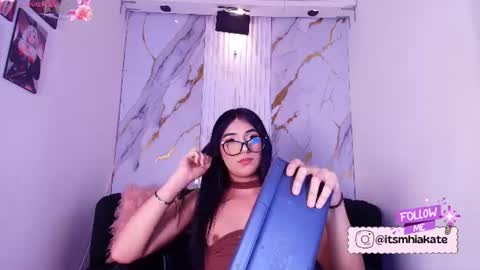 Snapshot of mhia_kate chatting on July 2, 2026, 12:11 pm Mhia Kate online show from July 2, 2026, 12:11 pm