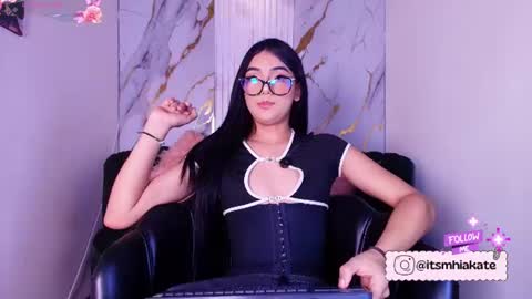 Snapshot of mhia_kate chatting on July 3, 2026, 12:11 pm Mhia Kate online show from July 3, 2026, 12:11 pm