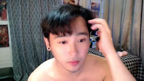 Snapshot of mhikael chatting on January 5, 2026, 7:06 pm Mhikael online show from January 5, 2026, 7:06 pm