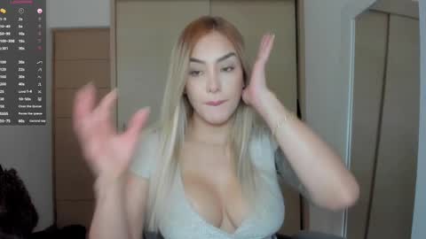 Snapshot of mi_suk1 chatting on October 14, 2025, 6:52 pm mi suk1 online show from October 14, 2025, 6:52 pm