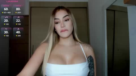 Snapshot of mi_suk1 chatting on October 25, 2025, 7:30 pm mi suk1 online show from October 25, 2025, 7:30 pm