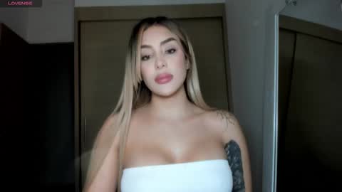 Snapshot of mi_suk1 chatting on December 20, 2025, 7:37 am mi suk1 online show from December 20, 2025, 7:37 am