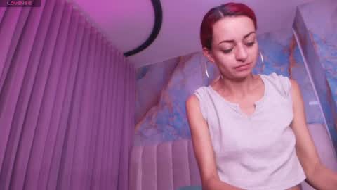 Snapshot of mia_0_ chatting on June 9, 2026, 7:14 pm Emi online show from June 9, 2026, 7:14 pm