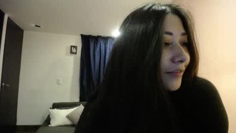 Mia zoe online show from December 10, 2024, 2:16 am