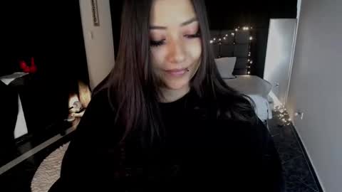 Mia zoe online show from September 12, 2025, 11:48 pm