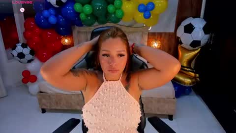 Snapshot of mia_18v chatting on June 10, 2026, 8:08 pm Violett online show from June 10, 2026, 8:08 pm