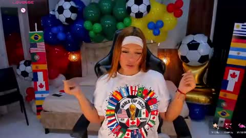 Snapshot of mia_18v chatting on June 12, 2026, 8:08 pm Violett online show from June 12, 2026, 8:08 pm