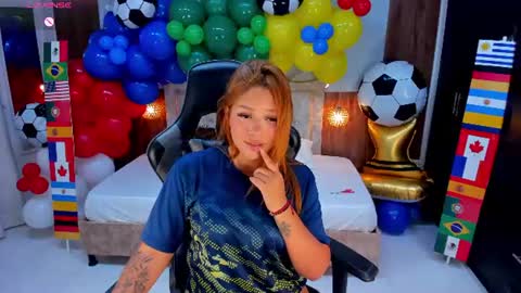Snapshot of mia_18v chatting on June 13, 2026, 9:02 pm Violett online show from June 13, 2026, 9:02 pm