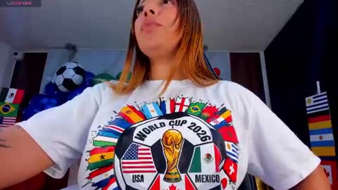 Snapshot of mia_18v chatting on June 22, 2026, 8:50 pm Violett online show from June 22, 2026, 8:50 pm