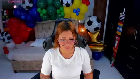 Snapshot of mia_18v chatting on June 24, 2026, 8:19 pm Violett online show from June 24, 2026, 8:19 pm