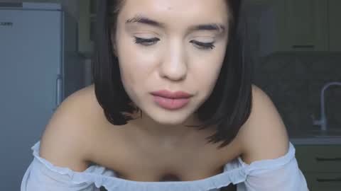 Mia online show from February 27, 2025, 3:58 am