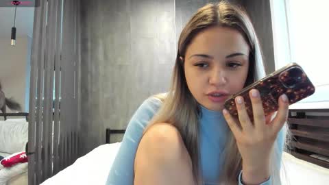 Mia online show from February 18, 2026, 4:52 am