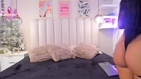 Snapshot of mia__bailey_ chatting on May 27, 2026, 3:03 am mia__bailey_ online show from May 27, 2026, 3:03 am