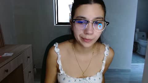 Mia online show from July 31, 2026, 9:36 pm