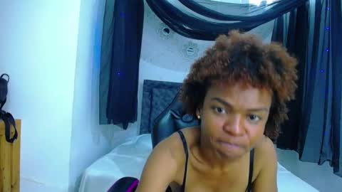 Snapshot of mia__thomson_ chatting on October 26, 2025, 12:44 pm MIA online show from October 26, 2025, 12:44 pm