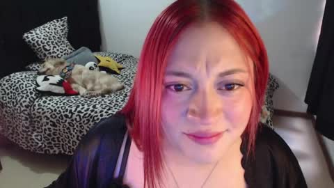 Snapshot of mia_adams_red chatting on May 5, 2026, 9:56 pm mia online show from May 5, 2026, 9:56 pm