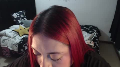 Snapshot of mia_adams_red chatting on June 11, 2026, 12:32 am mia online show from June 11, 2026, 12:32 am