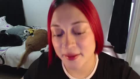 Snapshot of mia_adams_red chatting on June 18, 2026, 8:02 pm mia online show from June 18, 2026, 8:02 pm