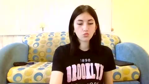 Snapshot of mia_beauti_live chatting on July 7, 2026, 1:26 pm mia_beauti_live online show from July 7, 2026, 1:26 pm