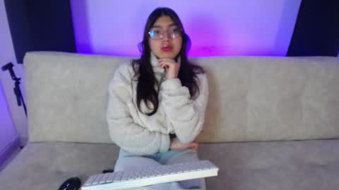 Snapshot of mia_blair_ chatting on November 7, 2025, 4:45 am Mia online show from November 7, 2025, 4:45 am