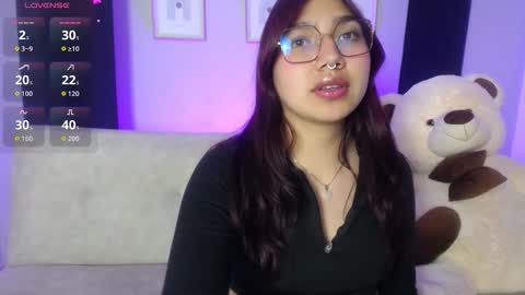 Snapshot of mia_blair_ chatting on November 20, 2025, 4:45 am Mia online show from November 20, 2025, 4:45 am