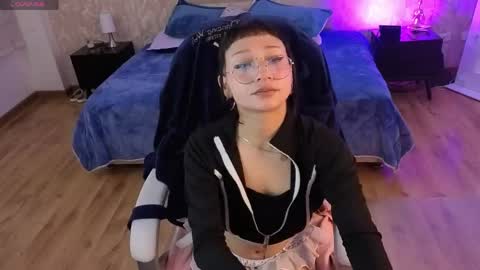 mia online show from May 26, 2026, 4:52 am