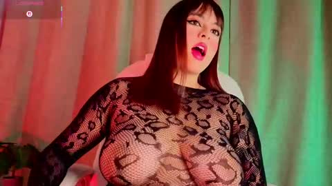 Snapshot of mia_bonneett chatting on October 5, 2025, 4:00 am online show from October 5, 2025, 4:00 am