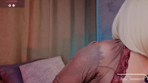Snapshot of mia_bonneett chatting on May 17, 2026, 4:21 am online show from May 17, 2026, 4:21 am