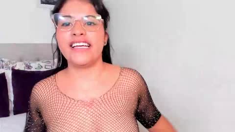 Snapshot of mia_cano_ chatting on October 24, 2025, 12:01 pm Mia Cano online show from October 24, 2025, 12:01 pm