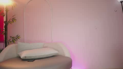 Anna online show from September 30, 2025, 8:25 pm