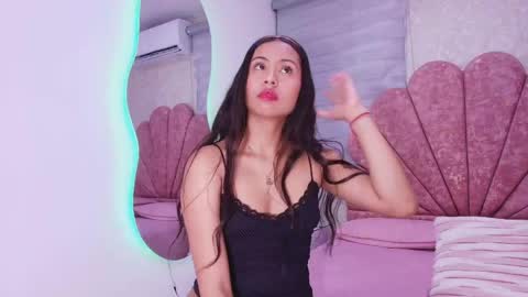 Mia  online show from April 29, 2026, 3:10 am
