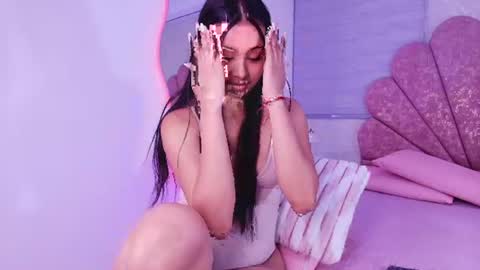 Mia  online show from July 5, 2026, 4:19 am