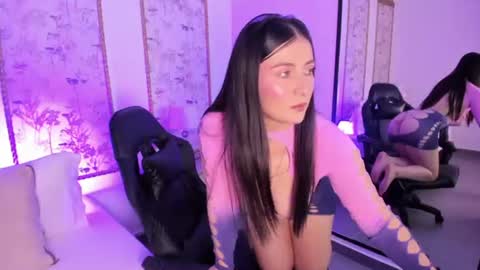 M I A  online show from July 7, 2026, 2:25 am